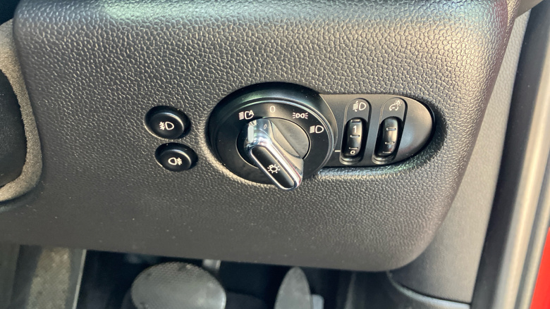 MINI Hatchback 1.5 Cooper Exclusive II 3dr Auto [Comfort/Nav Pck] Petrol Hatchback